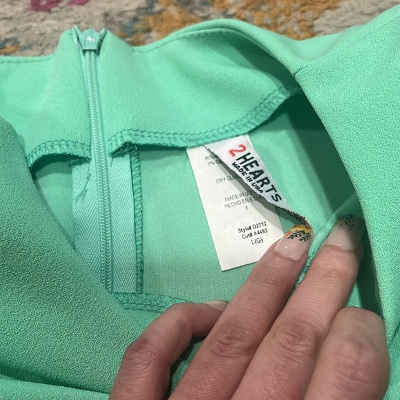 Dress - Picture 3 of 3